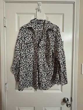 Laura Scott Black and White Spot Print Button-Down Shirt